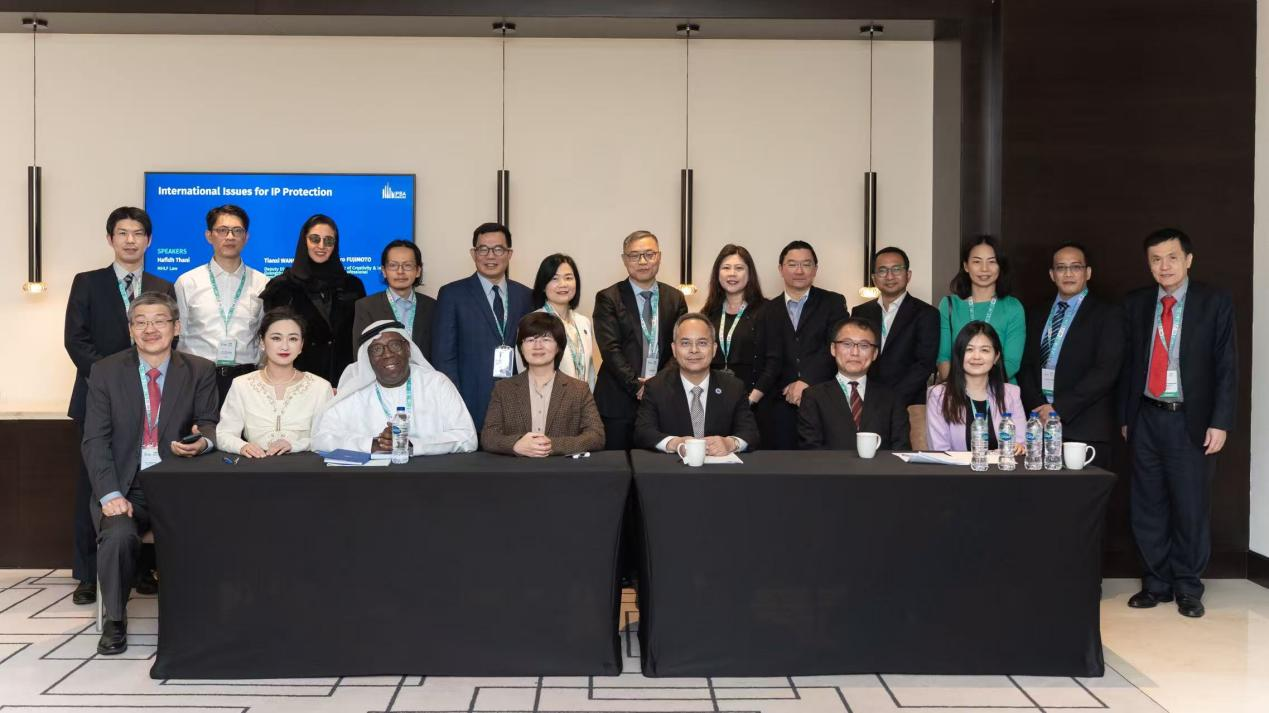 IRIS DENG在2023年IPBA迪拜会议上倡导香港在跨境投资领域的领导地位